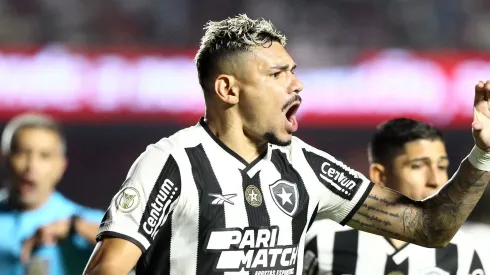 Tiquinho Soares comemora gol pelo Botafogo. Foto: Vitor Silva/Botafogo.