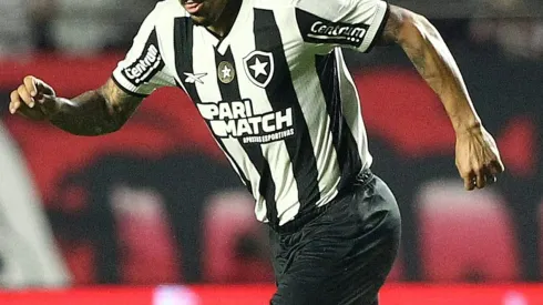 Allan comemora estreia com camisa do Botafogo: 'Sonho'

