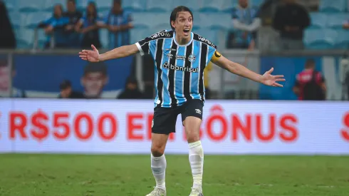 Geromel: fora do jogo do Grêmio contra o Vasco
