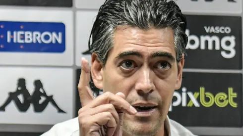 Paulo Bracks quer um time competitivo do Santos em 2025 e vai à luta no mercado – Foto: Thiago Ribeiro/AGIF – 
