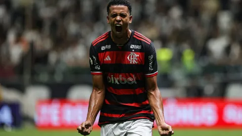 Carlinhos jogador do Flamengo. Foto: Gilson Lobo/AGIF
