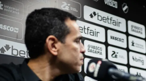 Marcelo Sant'Ana, diretor do Vascão, constesta arbitragem. Foto: Leandro Amorim/Vasco.