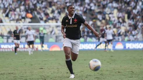 Rayan é o jogador da base que mais atuou pelo Vasco em 2024 com 17 jogos. Foto: Thiago Vasconcelos Dos Santos/AGIF