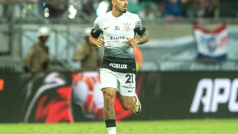 Matheus Bidu jogador do Corinthians durante partida contra o Bahia na Fonte Nova pelo campeonato Brasileiro A 2024. 
