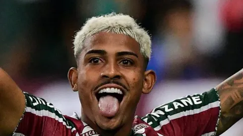 John Kennedy durante partida pelo Fluminense. Atacante não vai jogar no Peixe.
