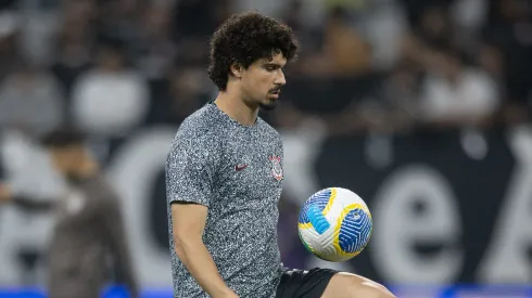 André Ramalho durante aquecimento contra o Grêmio. Foto: Rodrigo Coca
