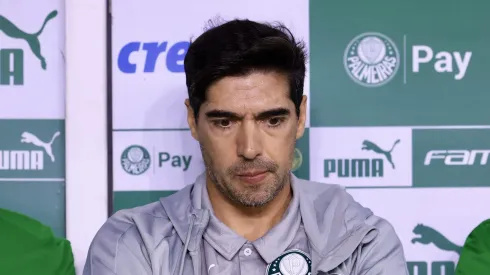 Abel Ferreira lamentando derrota no Allianz Parque. Foto: Marcello Zambrana/AGIF
