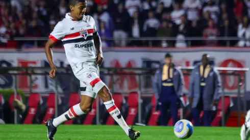 Luiz Gustavo tem contrato até dezembro no São Paulo 
