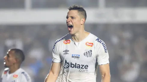 Santos enfrenta o Sport pela Série B
