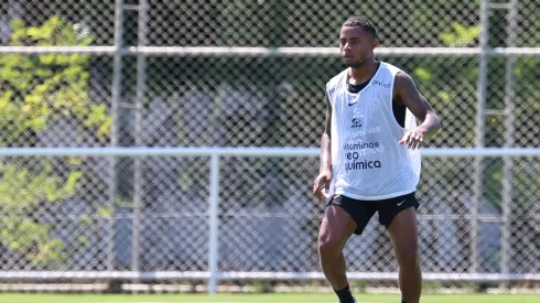 Lateral atuou apenas 45 minutos com a camisa do Timão
