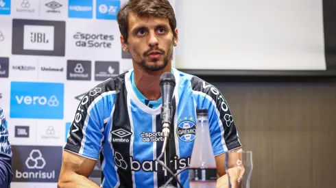 Rodrigo Caio foi multicampeão no Flamengo
