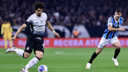 André Ramalho em ação pelo Corinthians. Foto: Marcello Zambrana/AGIF
