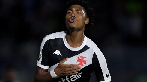 GB jogador do Vasco comemora seu gol durante partida. Foto: Thiago Ribeiro/AGIF
