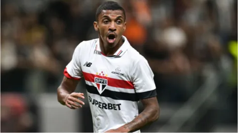 Foto: Pedro Vilela/Getty Images – Luiz Gustavo em partida pelo São Paulo
