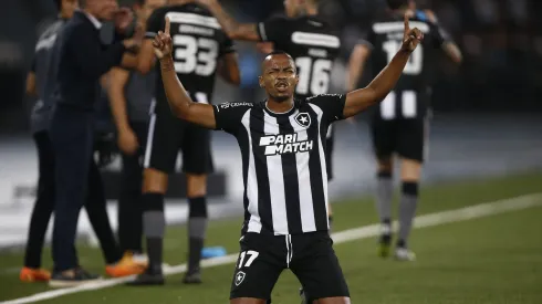 RIO DE JANEIRO, BRAZIL - JUNE 29: Marlon Freitas of Botafogo celebrates after scoring the team's first goal during a Copa CONMEBOL Sudamericana 2023 Group A match between Botafogo and Magallanes at Estadio Olimpico Nilton Santos on June 29, 2023 in Rio de Janeiro, Brazil. (Photo by Wagner Meier/Getty Images)