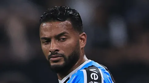 Reinaldo tem futuro indefinido no Grêmio
