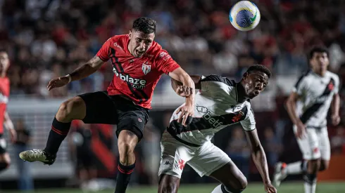 A partida entre Vasco x Atlético-GO nesta terça-feira (6) terá transmissão ao vivo do site Bolavip Brasil a partir das 8h15 (horário de Brasília). Foto: Isabela Azine/AGIF
