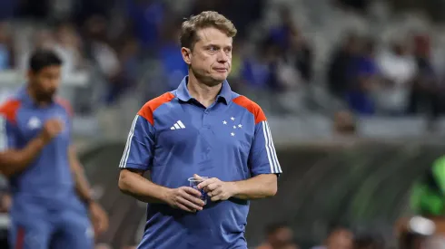  Fernando Seabra tecnico do Cruzeiro durante partida contra o Fluminense no estadio Mineirao pelo campeonato Brasileiro A 2024.
