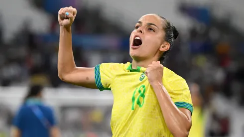 Gabi Portilho comemorando o gol marcado contra a Espanha
 (Foto: Clive Mason/Getty Images)
