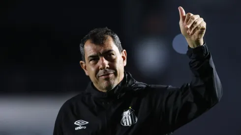 Dois jogadores ficam à disposição do treinador