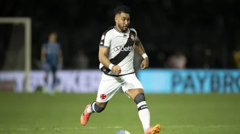 Meio-campista foi titular durante boa parte do confronto