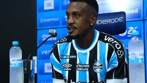 Edenilson foi capitão no último jogo do Grêmio pelo Brasileirão 
