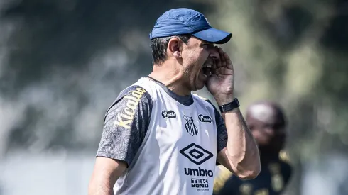 Falta de oportunidade com Carille gera frustração em meia