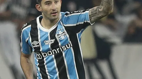 SAO PAULO, BRAZIL – JULY 25: Villasanti of Gremio celebrates after scoring the team´s second goal during a match between Corinthians and Gremio as part of Brasileirao Series A 2024 at Neo Quimica Arena on July 25, 2024 in Sao Paulo, Brazil. (Photo by Miguel Schincariol/Getty Images)
