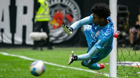 Corinthians classificou com contribuição direta de Hugo Souza.
