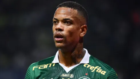 Caio Paulista recebeu chances com Abel e deve se manter como titular do Palmeiras
