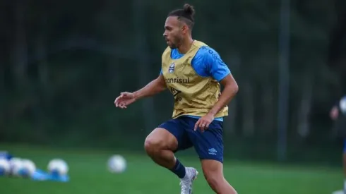 Jogador deve fazer a sua estreia. Divulgação/Lucas Uebel/Grêmio.