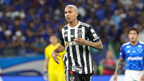 Centroavante do Galo em ação no clássico
