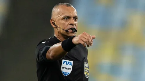 O árbitro Wilton Pereira Sampaio durante partida entre Fluminense e Palmeiras, no Maracanã, pelo Campeonato Brasileiro, no dia 24/07/2024. Foto: Ruano Carneiro/ZUMA Press Wire
