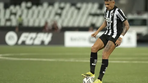 Tiquinho Soares jogador do Botafogo durante partida contra o Aurora no estadio Engenhao pelo campeonato Copa Libertadores 2024. 
