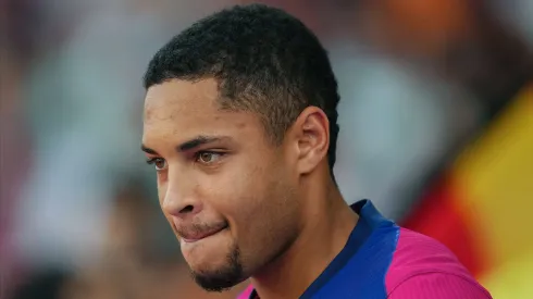 - Vitor Roque está de saída do Barcelona