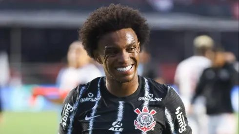 Torcida do Corinthians se divide sobre Willian.
