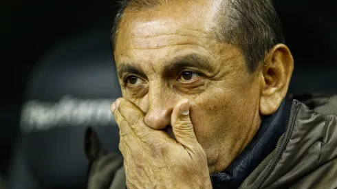 Ramón Díaz em partida entre Bragantino e Corinthians