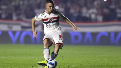 SAO PAULO, BRAZIL - SEPTEMBER 08: Galoppo of Sao Paulo takes the fifth penalty and scores in the shootout after a Copa CONMEBOL Sudamericana 2022 second-leg semifinal match between Sao Paulo and Atletico Goianiense at Morumbi Stadium on September 08, 2022 in Sao Paulo, Brazil. (Photo by Ricardo Moreira/Getty Images)
