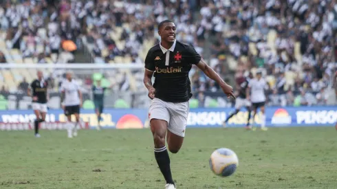 SP - RIO DE JANEIRO - 02/06/2024 - BRASILEIRO A 2024, VASCO X FLAMENGO - Rayan jogador do Vasco durante partida contra o Flamengo no estadio Maracana pelo campeonato Brasileiro A 2024. Foto: Thiago Vasconcelos Dos Santos/AGIF