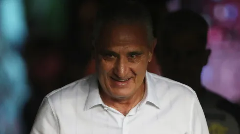 RIO DE JANEIRO, BRAZIL - AUGUST 15: Adenor Tite coach of Flamengo enters the pitch prior to the Copa CONMEBOL Libertadores match between Flamengo and Bolivar at Maracana Stadium on August 15, 2024 in Rio de Janeiro, Brazil. (Photo by Wagner Meier/Getty Images)