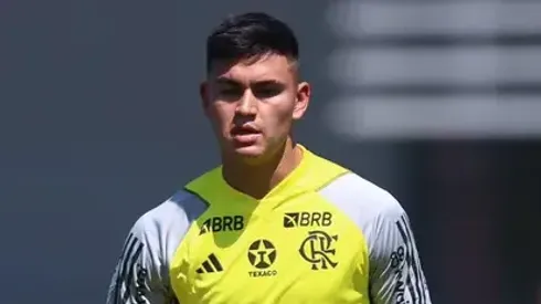 Carlos Alcaraz, meia do Flamengo - Foto: Gilvan de Souza/CRF