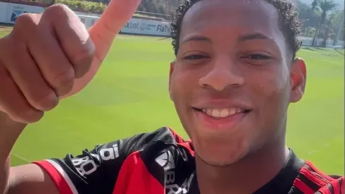 Gonzalo Plata em sua chegada ao Ninho do Urubu, no dia 31/08/2024. Foto: Reprodução/FLA TV