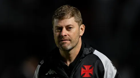Rafael Paiva tecnico do Vasco durante partida contra o Athletico-PR. Foto: Thiago Ribeiro/AGIF