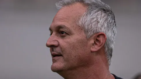 Lisca comandando o Vila Nova-GO em partida contra a Chapecoense, no Estádio Serra Dourada, na Série B do Campeonato Brasileiro de 2023, n o dia 01/10.