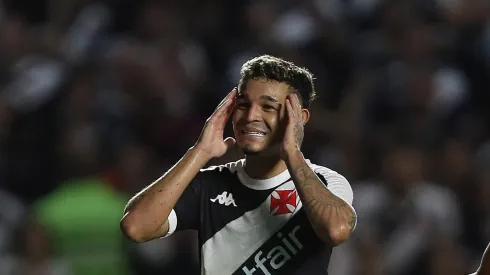 RIO DE JANEIRO, BRAZIL – AUGUST 3: Adson (L) of Vasco da Gama reacts after a goal opportunity during the match between Vasco da Gama and Bragantino as part of Brasileirao 2024 at Sao Januario Stadium on August 3, 2024 in Rio de Janeiro, Brazil. (Photo by Wagner Meier/Getty Images)
