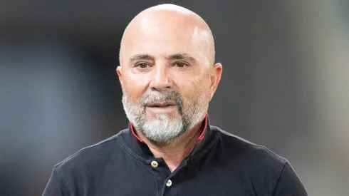 MT – CUIABA – 06/08/2023 – BRASILEIRO A 2023, CUIABA X FLAMENGO – Jorge Sampaoli tecnico do Flamengo durante partida contra o Cuiaba no estadio Arena Pantanal pelo campeonato Brasileiro A 2023. Foto: Gil Gomes/AGIF
