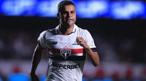 Alisson terá novo contrato com o São Paulo, diz Casares