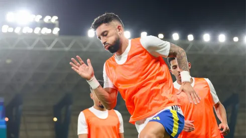 Alex Telles bem fisicamente para chegar ao Botafogo. Foto: Yasser Bakhsh/Getty Images
