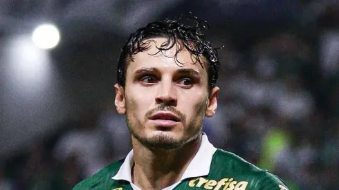 Veiga, do Verdão, é cobiçado no mercado da bola.
