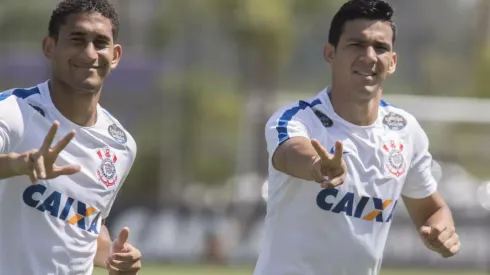 Pablo (à esquerda) foi contatado pelo Santos no início do ano, mas recusou convite por Série B - Foto: Daniel Augusto Jr/SCCP